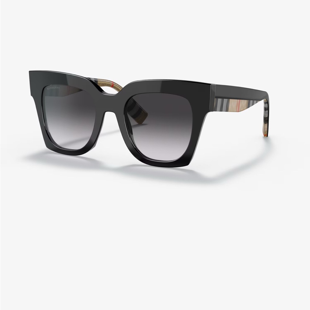 Burberry Sunglasses Black Square
Cat Eye - Picture 2 of 6